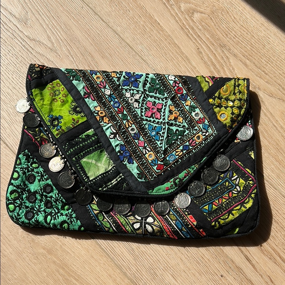 ANTIK BATIK Embroidered Clutch